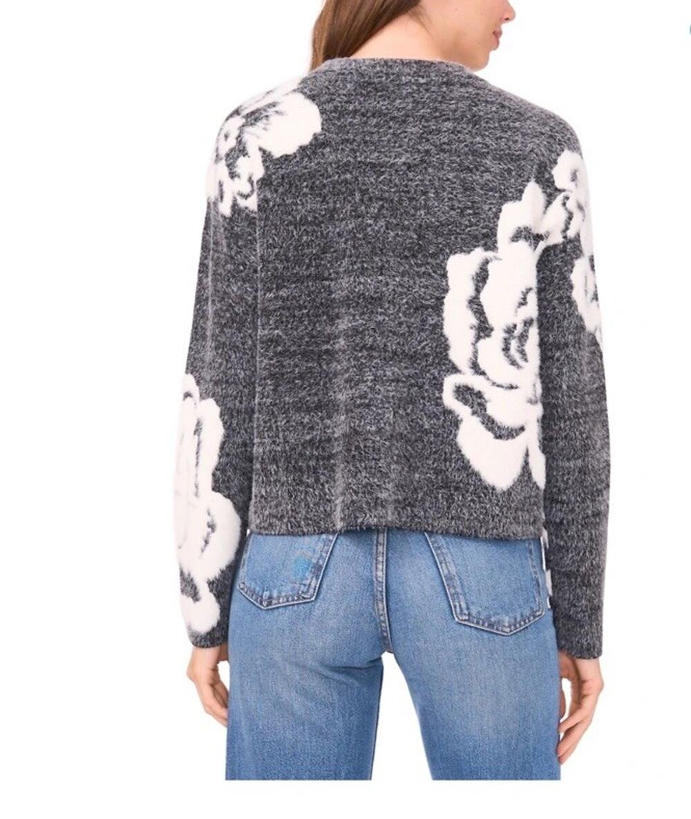 Sam & Jess Fuzzy Floral Sweater Women M Gray Eyelash Knit Cozy Pullover Soft